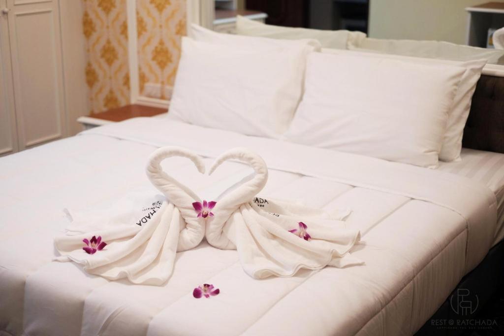 Rest@Ratchada Hotel Bangkok Luaran gambar