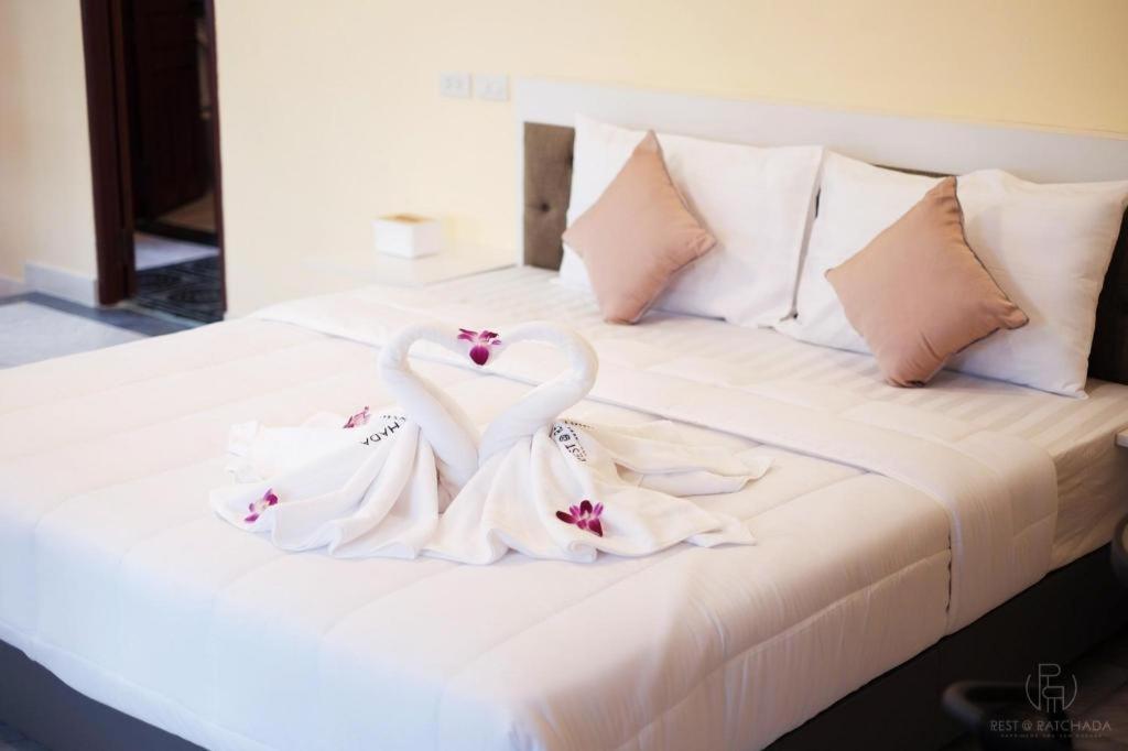 Rest@Ratchada Hotel Bangkok Luaran gambar